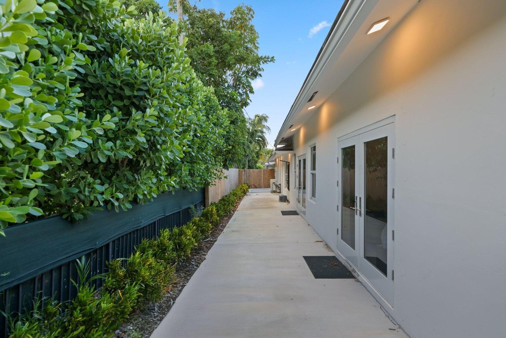 Highland Beach, Florida, 33487, United States, 3 Bedrooms Bedrooms, ,3 BathroomsBathrooms,Residential,Forsale,1996318