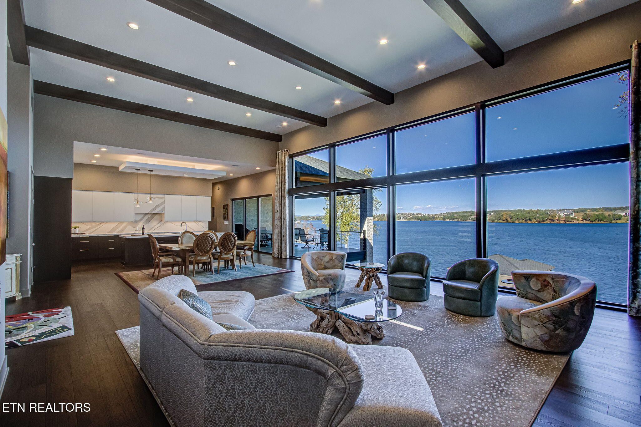 Loudon, Tennessee, 37774, United States, 5 Bedrooms Bedrooms, ,4 BathroomsBathrooms,Residential,Forsale,1973614