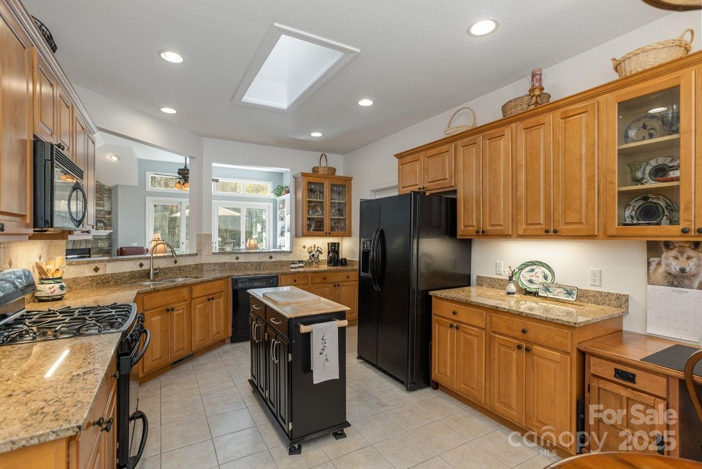 Flat Rock, North Carolina, 28731, United States, 3 Bedrooms Bedrooms, ,2.5 BathroomsBathrooms,Residential,Forsale,2004300