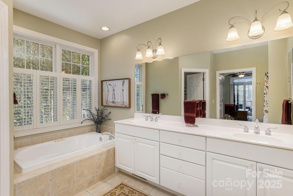 Flat Rock, North Carolina, 28731, United States, 3 Bedrooms Bedrooms, ,2.5 BathroomsBathrooms,Residential,Forsale,2004300