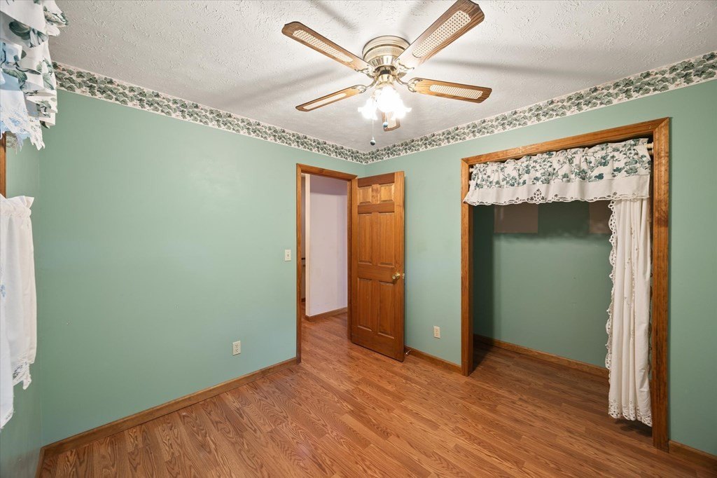 Byrdstown, Tennessee, 38549, United States, 4 Bedrooms Bedrooms, ,2.5 BathroomsBathrooms,Residential,Forsale,1929852