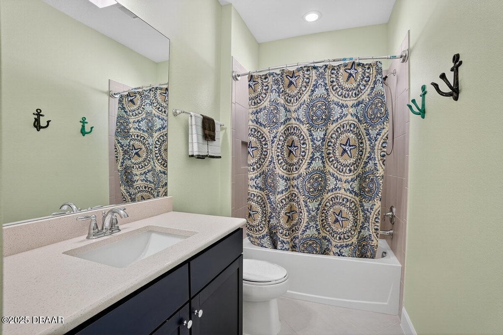 Daytona Beach, Florida, 32124, United States, 2 Bedrooms Bedrooms, ,2.5 BathroomsBathrooms,Residential,Forsale,1990148