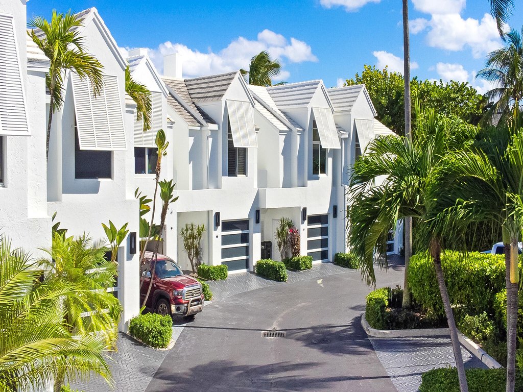 Delray Beach, Florida, 33483, United States, 4 Bedrooms Bedrooms, ,3.5 BathroomsBathrooms,Residential,Forsale,1996344