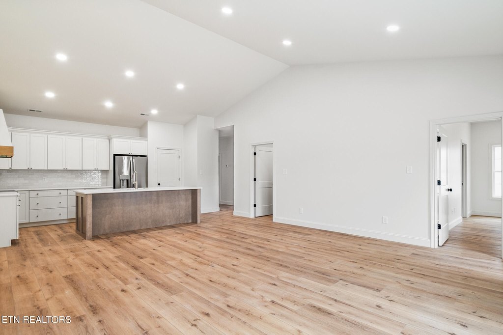 Clinton, Tennessee, 37716, United States, 3 Bedrooms Bedrooms, ,2 BathroomsBathrooms,Residential,Forsale,2012721