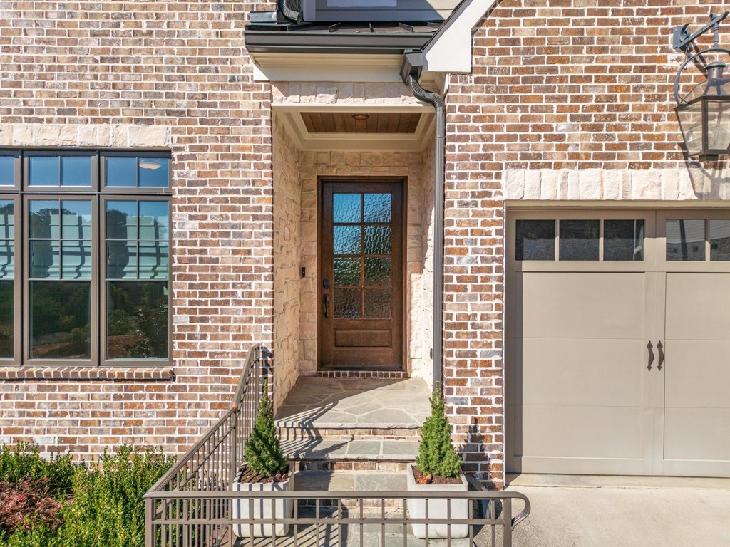 Chattanooga, Tennessee, 37405, United States, 5 Bedrooms Bedrooms, ,5 BathroomsBathrooms,Residential,Forsale,2009546