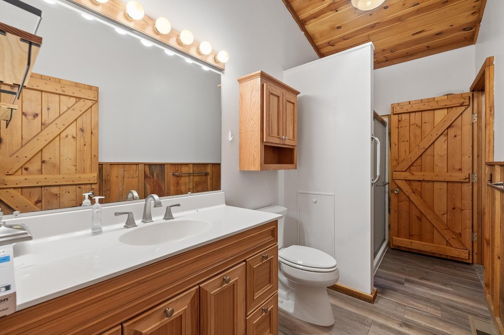 Custer, South Dakota, 57730, United States, 4 Bedrooms Bedrooms, ,2 BathroomsBathrooms,Residential,Forsale,1990710