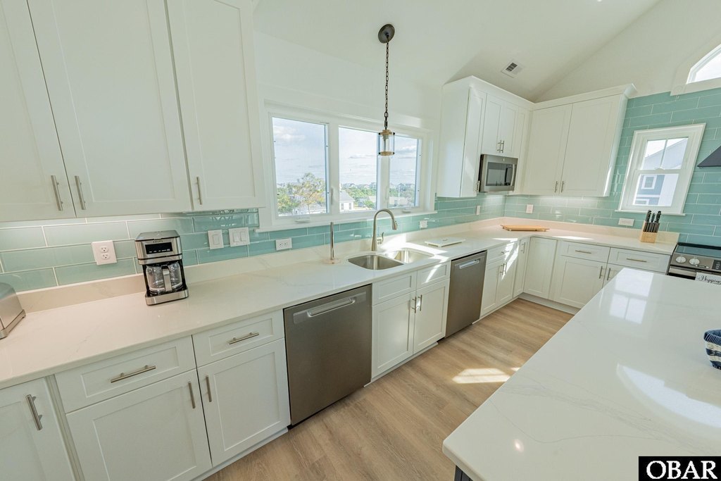 Salvo, North Carolina, 27972, United States, 8 Bedrooms Bedrooms, ,8.5 BathroomsBathrooms,Residential,Forsale,2004892