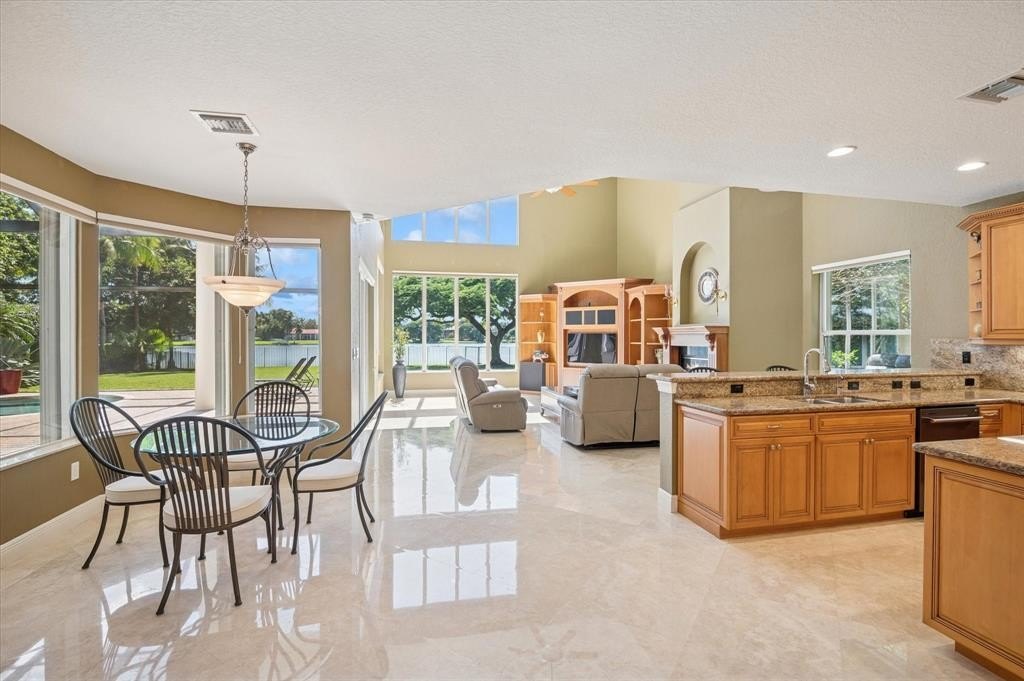 Davie, Florida, 33328, United States, 5 Bedrooms Bedrooms, ,4 BathroomsBathrooms,Residential,Forsale,1994091