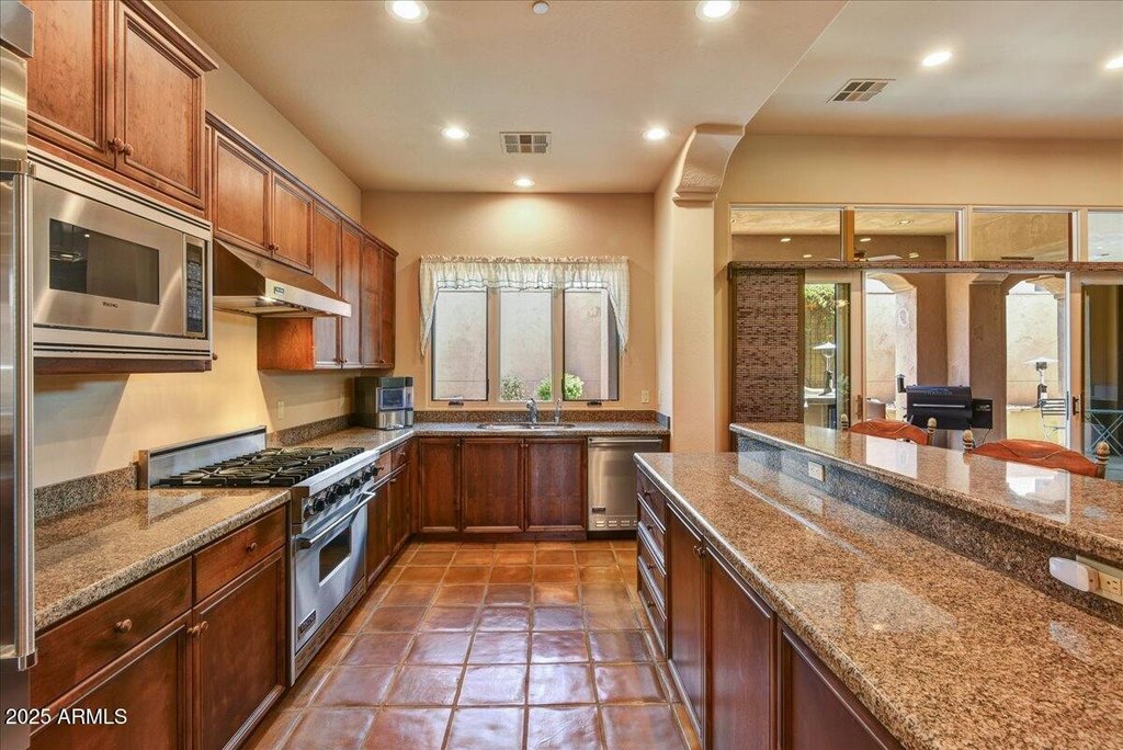 Gold Canyon, Arizona, 85118, United States, 4 Bedrooms Bedrooms, ,5 BathroomsBathrooms,Residential,Forsale,1934070