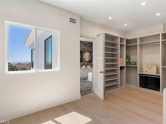 Newport Beach, California, 92660, United States, 5 Bedrooms Bedrooms, ,6 BathroomsBathrooms,Residential,Forsale,2009187