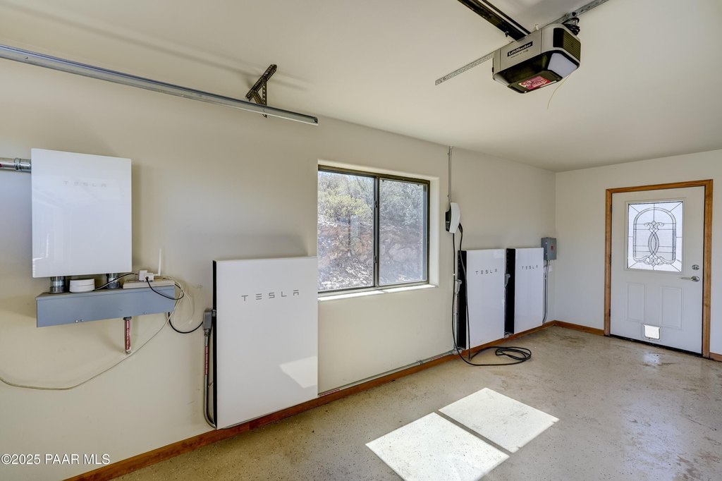 Dewey-Humboldt, Arizona, 86329, United States, 3 Bedrooms Bedrooms, ,2.5 BathroomsBathrooms,Residential,Forsale,1952161