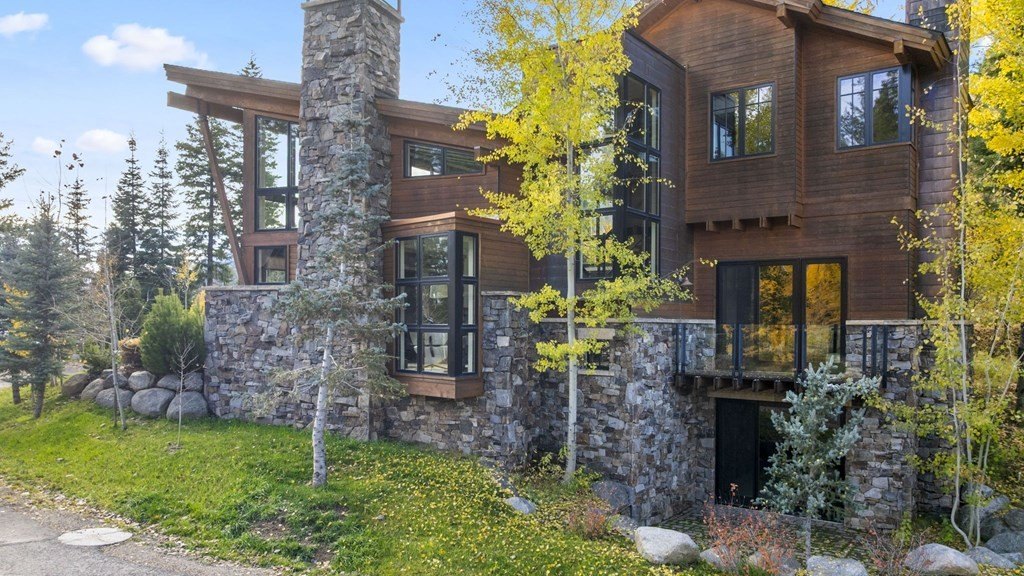 Donnelly, Idaho, 83615, United States, 3 Bedrooms Bedrooms, ,4 BathroomsBathrooms,Residential,Forsale,1996721