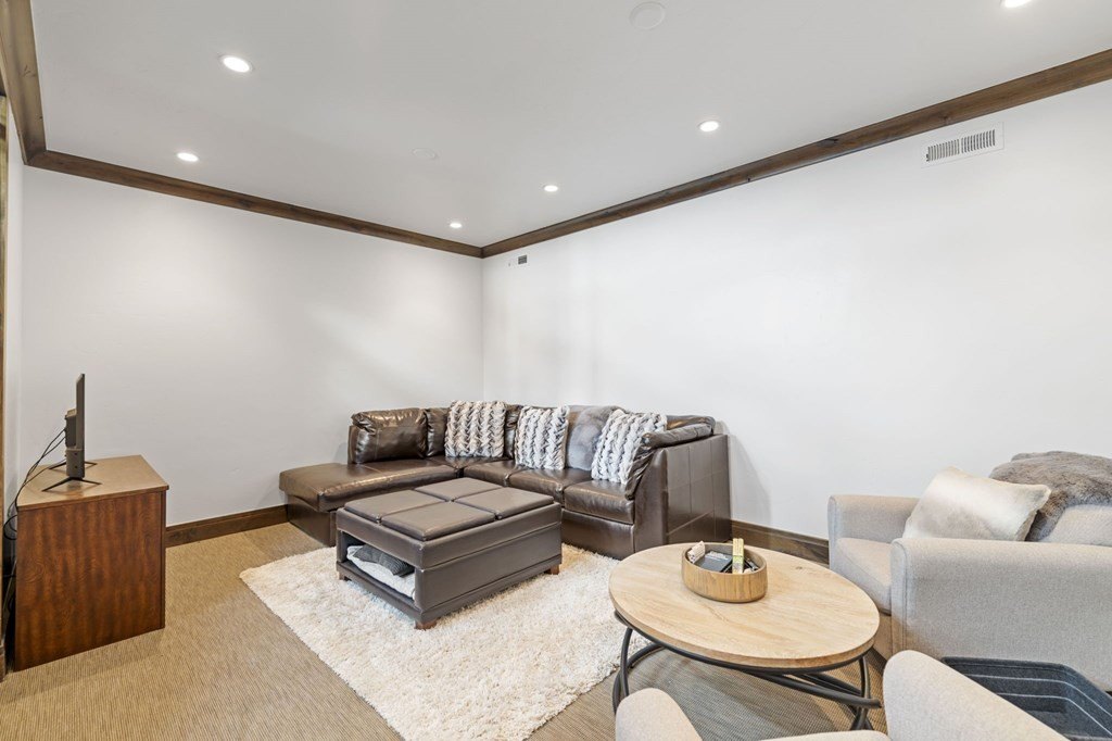 Donnelly, Idaho, 83615, United States, 3 Bedrooms Bedrooms, ,4 BathroomsBathrooms,Residential,Forsale,1996721