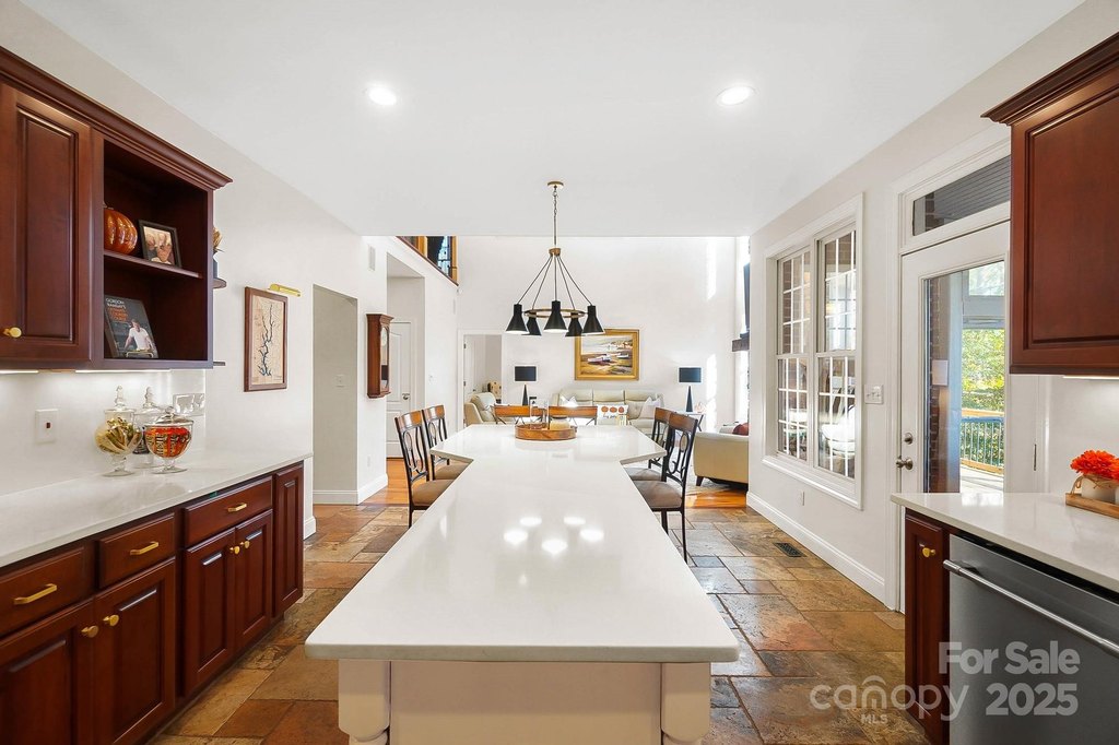 York, South Carolina, 29745, United States, 5 Bedrooms Bedrooms, ,4.5 BathroomsBathrooms,Residential,Forsale,2004558