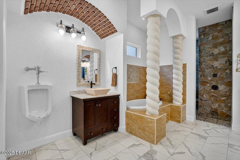 Port Orange, Florida, 32129, United States, 4 Bedrooms Bedrooms, ,3.5 BathroomsBathrooms,Residential,Forsale,2014436