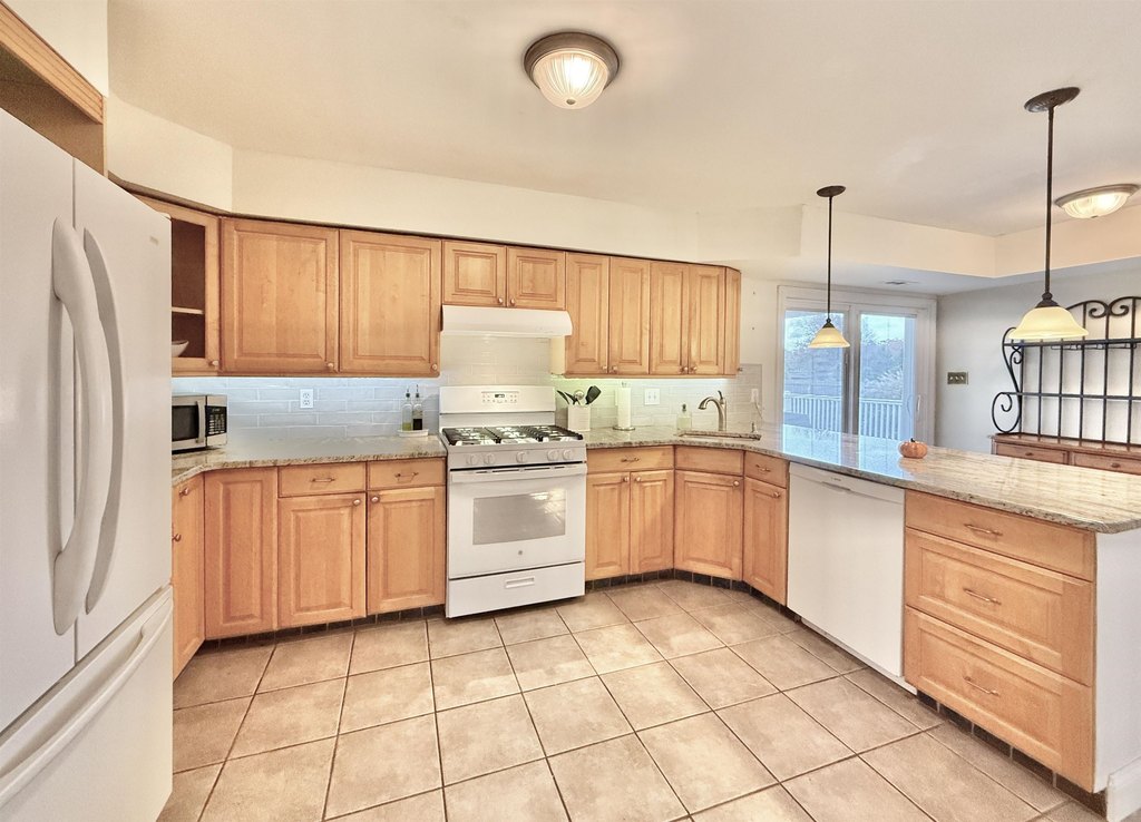 Petersburg, New Jersey, 08270, United States, 4 Bedrooms Bedrooms, ,2.5 BathroomsBathrooms,Residential,Forsale,1994154