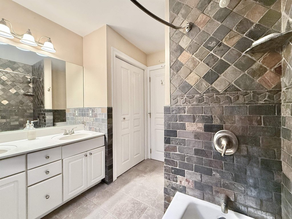 Petersburg, New Jersey, 08270, United States, 4 Bedrooms Bedrooms, ,2.5 BathroomsBathrooms,Residential,Forsale,1994154