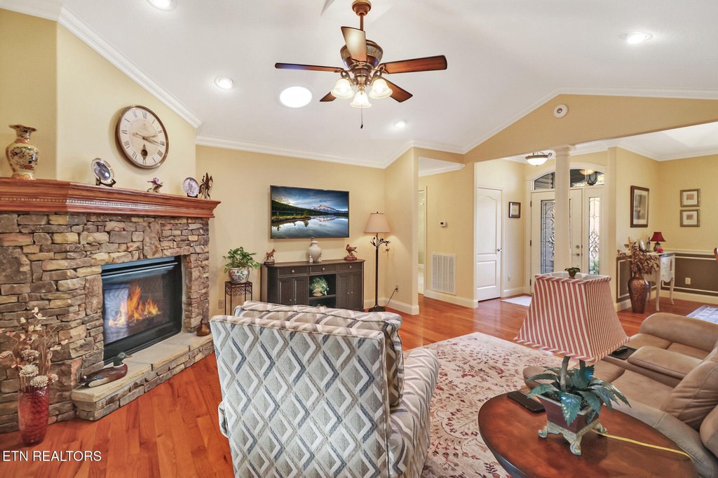 Crossville, Tennessee, 38558, United States, 3 Bedrooms Bedrooms, ,2 BathroomsBathrooms,Residential,Forsale,1996594