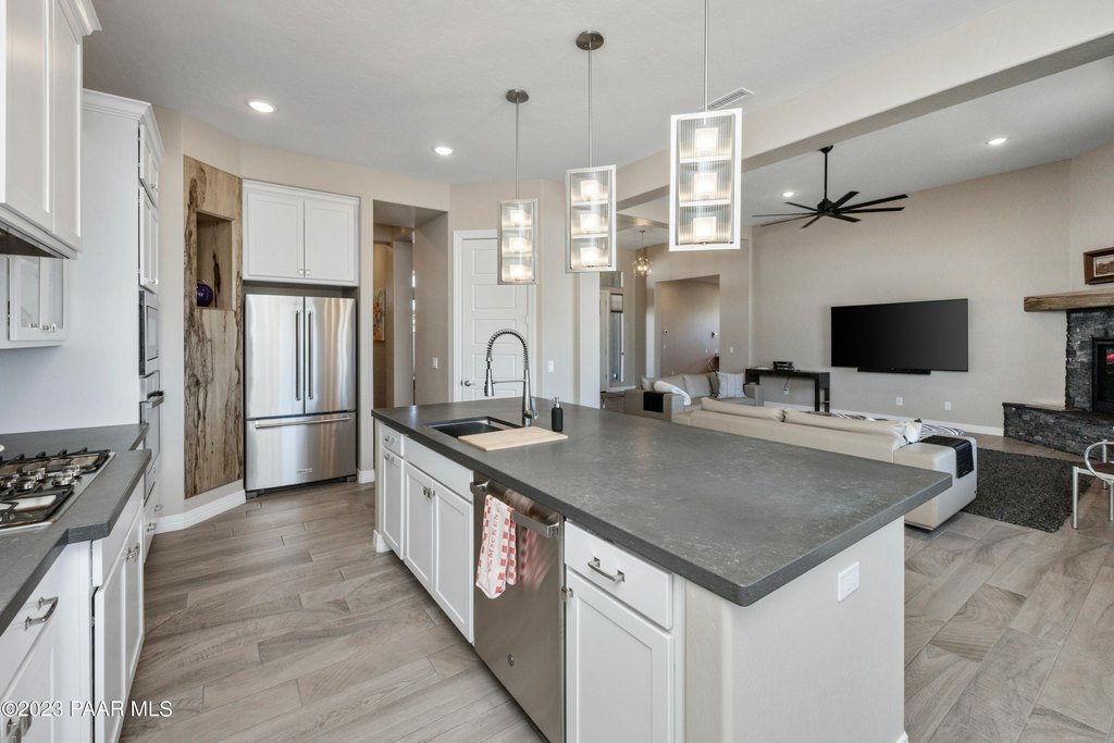 Prescott, Arizona, 86301, United States, 3 Bedrooms Bedrooms, ,3.5 BathroomsBathrooms,Residential,Forsale,1992713