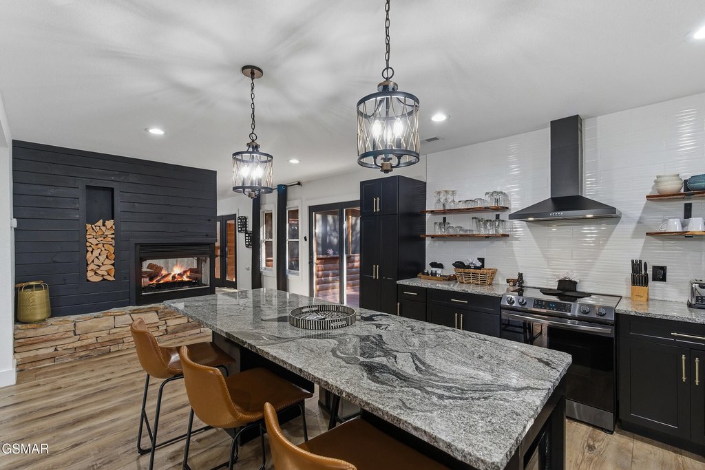 Sevierville, Tennessee, 37862, United States, 3 Bedrooms Bedrooms, ,3 BathroomsBathrooms,Residential,Forsale,1999444