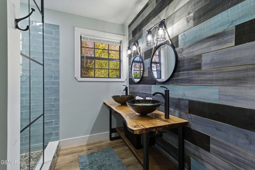 Sevierville, Tennessee, 37862, United States, 3 Bedrooms Bedrooms, ,3 BathroomsBathrooms,Residential,Forsale,1999444