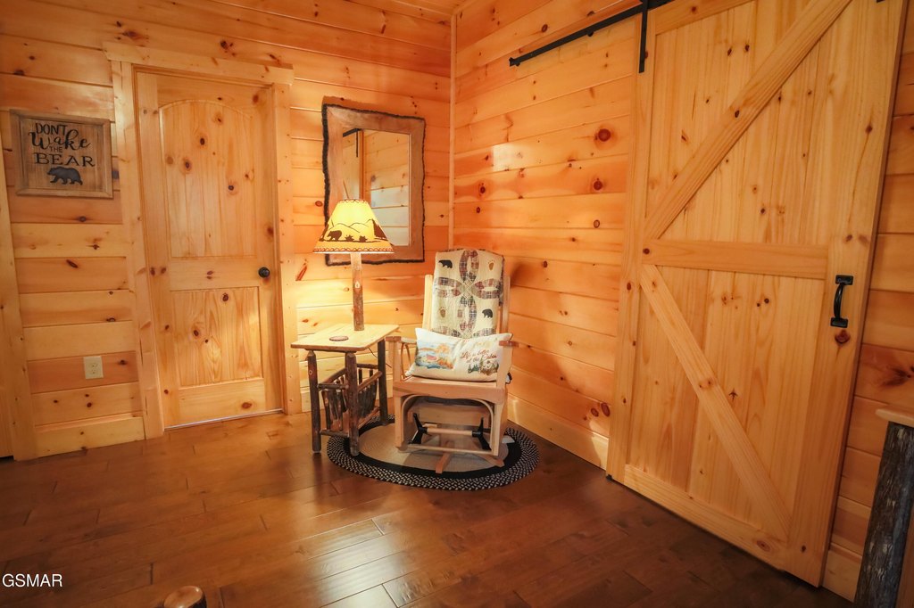 Sevierville, Tennessee, 37862, United States, 2 Bedrooms Bedrooms, ,2.5 BathroomsBathrooms,Residential,Forsale,1999461