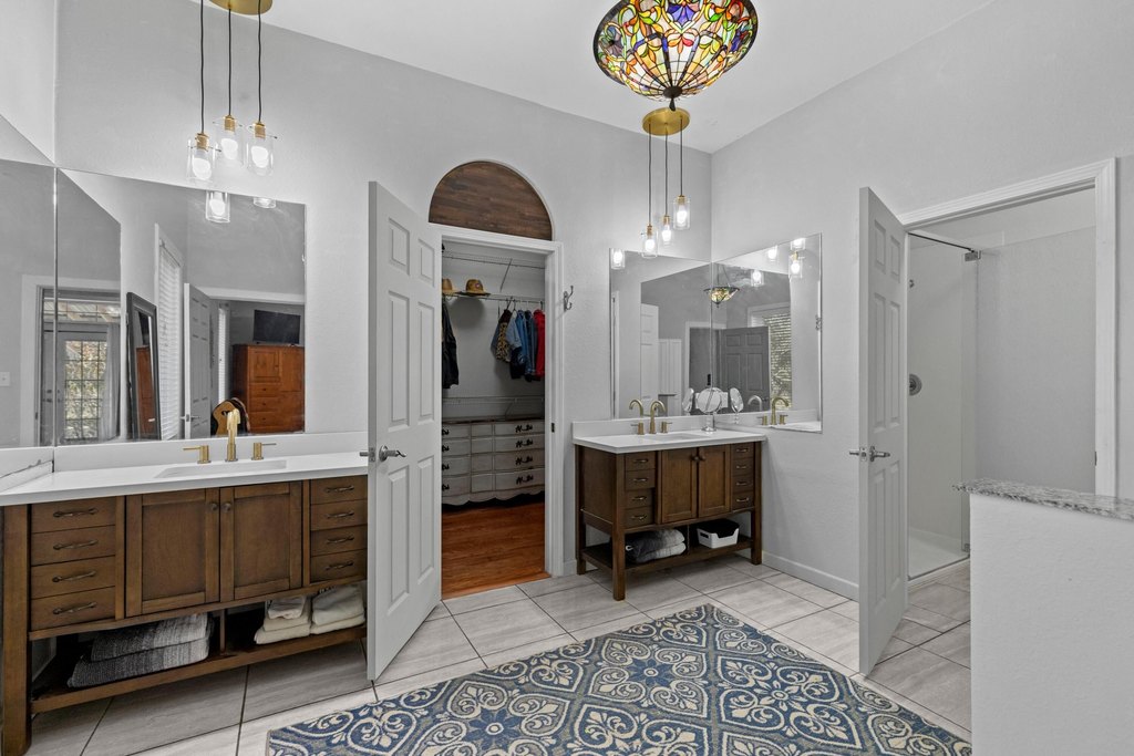 Russellville, Tennessee, 37860, United States, 5 Bedrooms Bedrooms, ,5.5 BathroomsBathrooms,Residential,Forsale,2002622