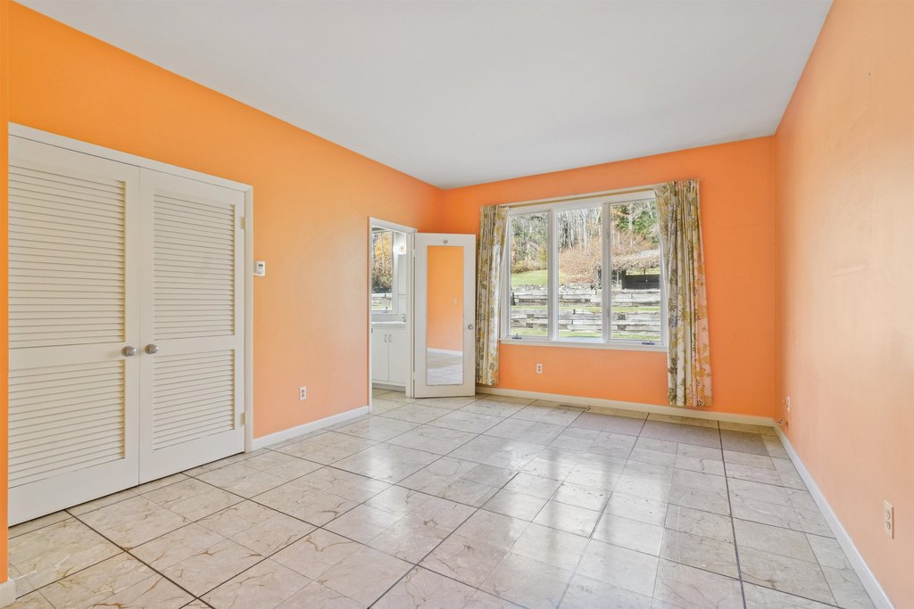 Woodstock, Vermont, 05091, United States, 2 Bedrooms Bedrooms, ,3.5 BathroomsBathrooms,Residential,Forsale,1999507