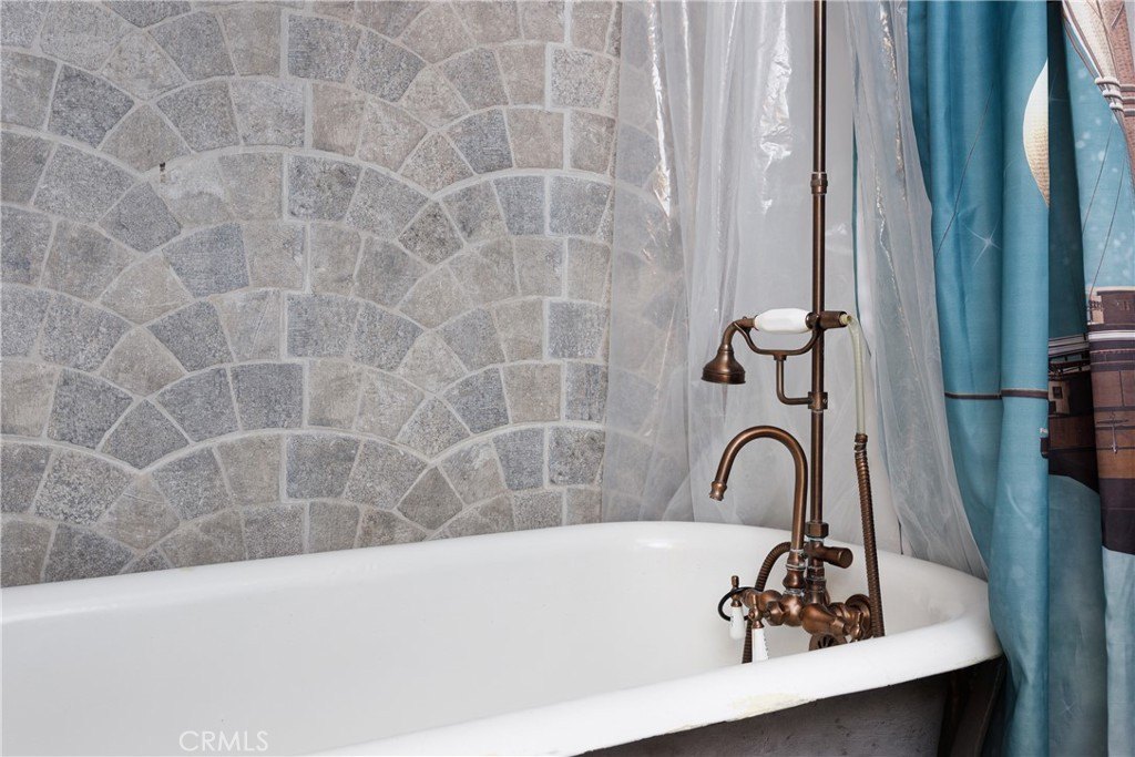 Lake Arrowhead, California, 92352, United States, 3 Bedrooms Bedrooms, ,3 BathroomsBathrooms,Residential,Forsale,1953305