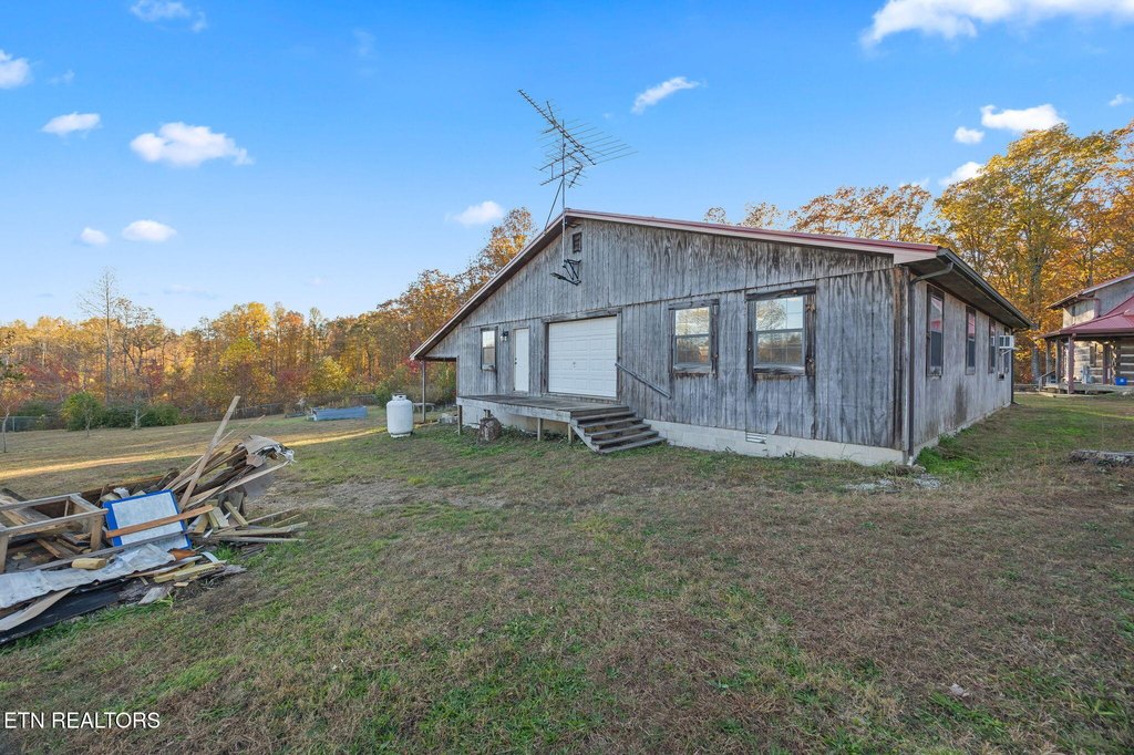 Crossville, Tennessee, 38572, United States, 3 Bedrooms Bedrooms, ,3 BathroomsBathrooms,Residential,Forsale,1996602