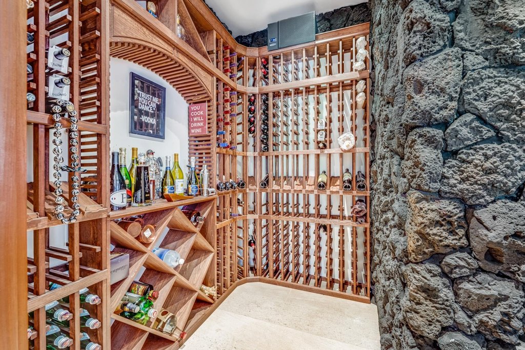 Lahaina, Hawaii, 96761, United States, 8 Bedrooms Bedrooms, ,7.5 BathroomsBathrooms,Residential,Forsale,2004545