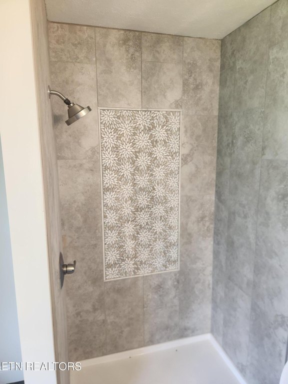 Crossville, Tennessee, 38572, United States, 3 Bedrooms Bedrooms, ,2.5 BathroomsBathrooms,Residential,Forsale,1952853