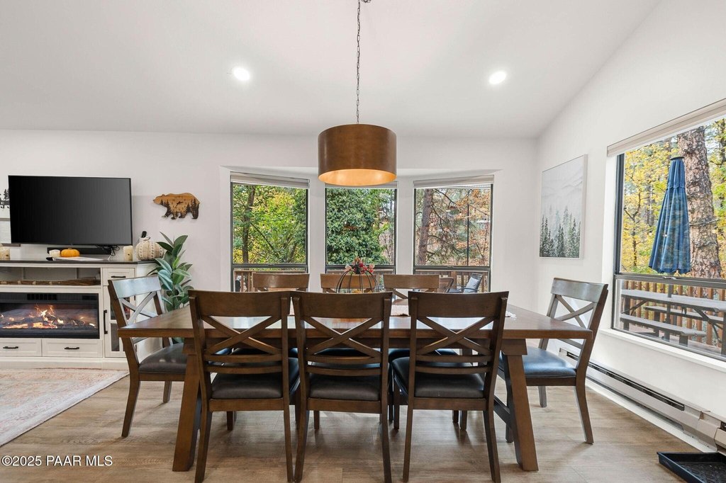 Prescott, Arizona, 86303, United States, 4 Bedrooms Bedrooms, ,3 BathroomsBathrooms,Residential,Forsale,1994048