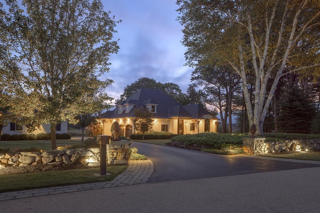 North Hampton, New Hampshire, 03862, United States, 4 Bedrooms Bedrooms, ,3.5 BathroomsBathrooms,Residential,Forsale,2004720