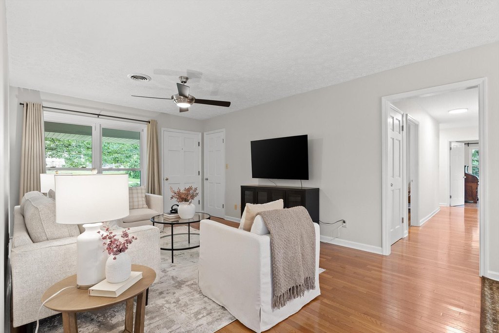 Signal Mountain, Tennessee, 37377, United States, 4 Bedrooms Bedrooms, ,4 BathroomsBathrooms,Residential,Forsale,1894388