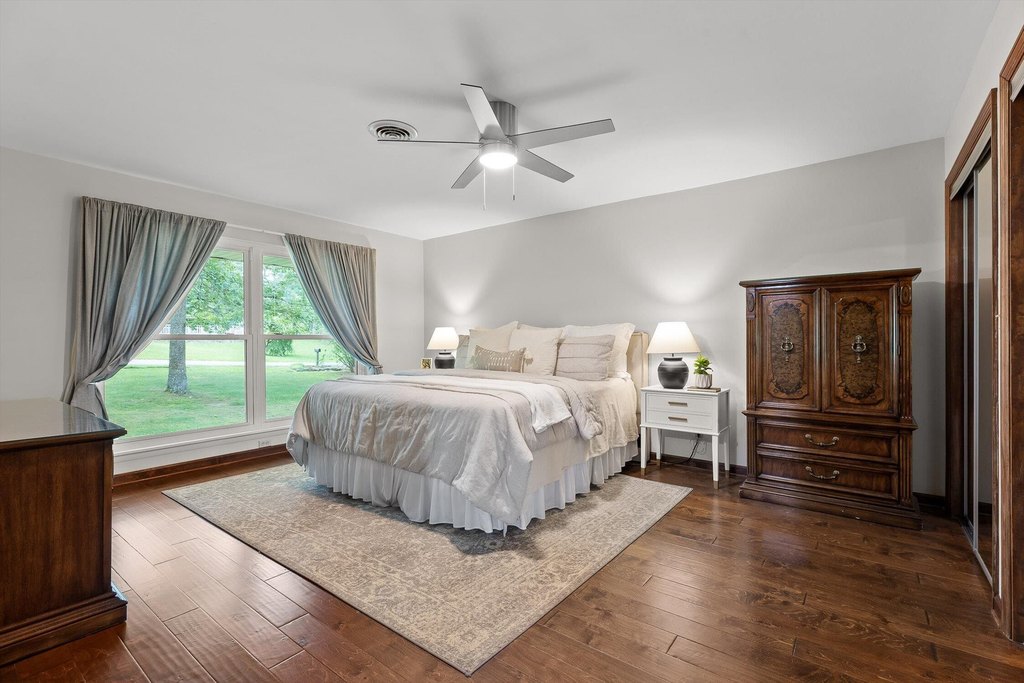 Signal Mountain, Tennessee, 37377, United States, 4 Bedrooms Bedrooms, ,4 BathroomsBathrooms,Residential,Forsale,1894388