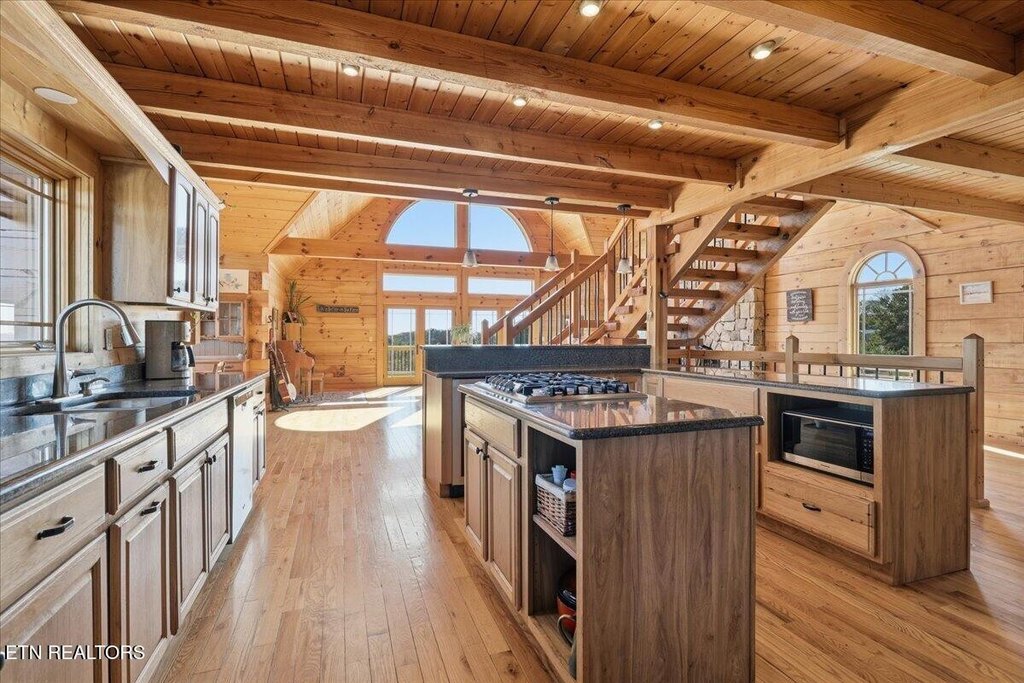 Greenback, Tennessee, 37742, United States, 3 Bedrooms Bedrooms, ,3.5 BathroomsBathrooms,Residential,Forsale,1999449