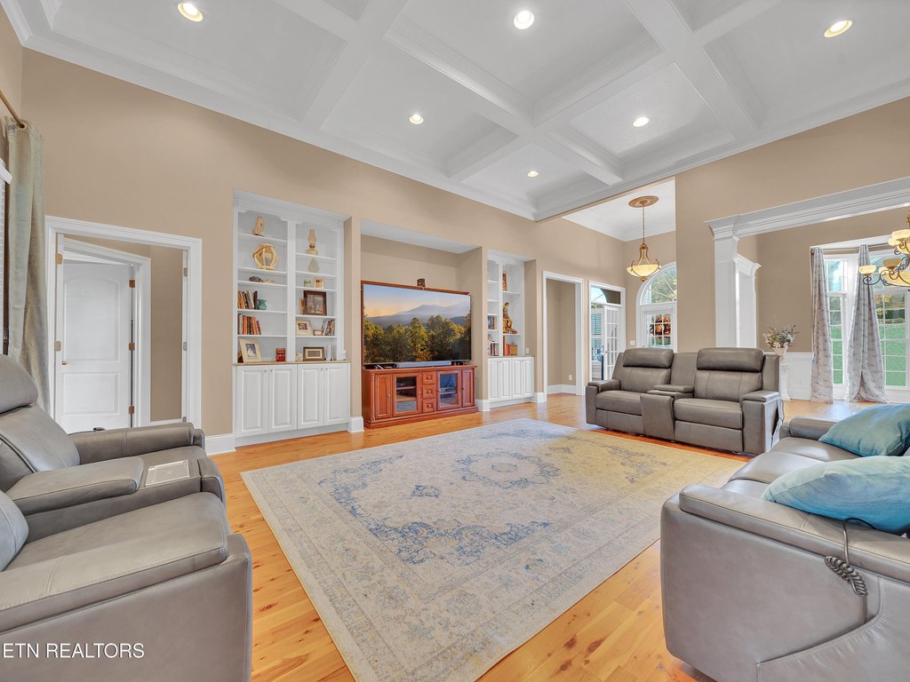 Lenoir City, Tennessee, 37772, United States, 5 Bedrooms Bedrooms, ,4.5 BathroomsBathrooms,Residential,Forsale,1999466