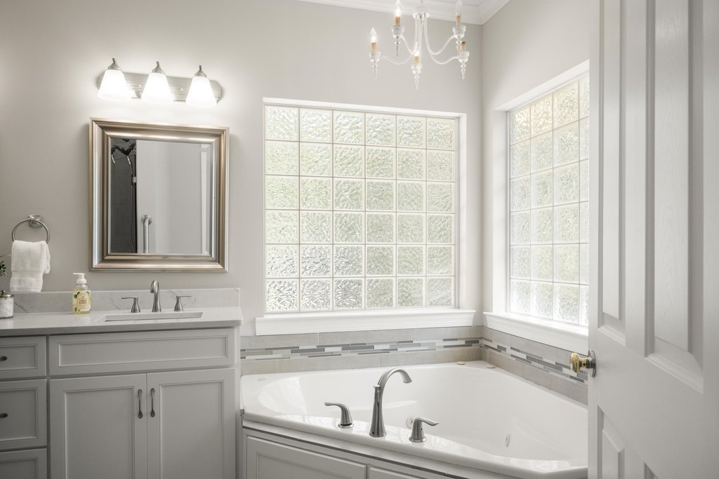 Harrison, Tennessee, 37341, United States, 4 Bedrooms Bedrooms, ,3.5 BathroomsBathrooms,Residential,Forsale,2004686