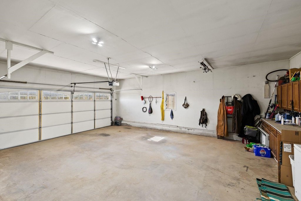 Custer, South Dakota, 57730, United States, 5 Bedrooms Bedrooms, ,2 BathroomsBathrooms,Residential,Forsale,2011080