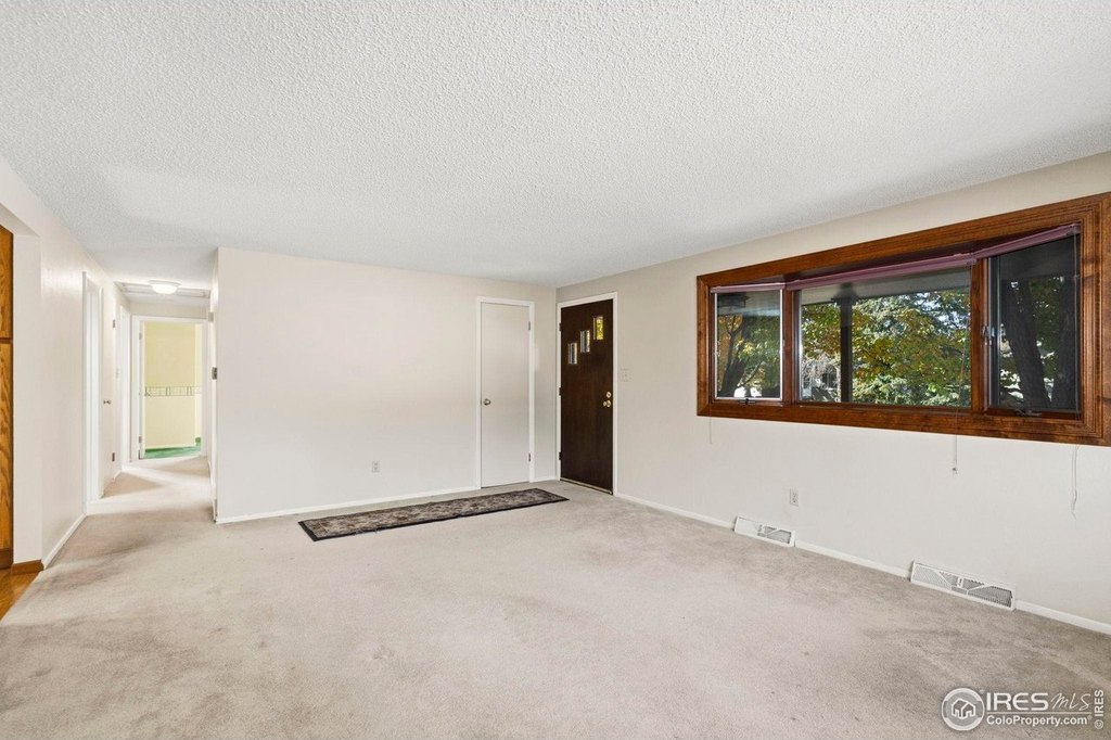 Loveland, Colorado, 80538, United States, 5 Bedrooms Bedrooms, ,2 BathroomsBathrooms,Residential,Forsale,2004289