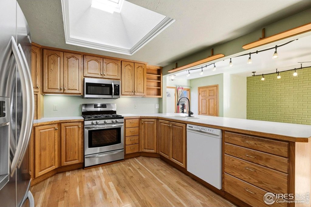 Loveland, Colorado, 80538, United States, 5 Bedrooms Bedrooms, ,2 BathroomsBathrooms,Residential,Forsale,2004289