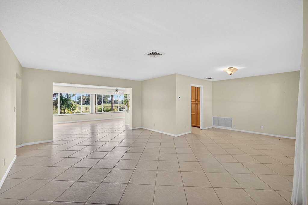 Lake Worth Beach, Florida, 33460, United States, 2 Bedrooms Bedrooms, ,2 BathroomsBathrooms,Residential,Forsale,2010661