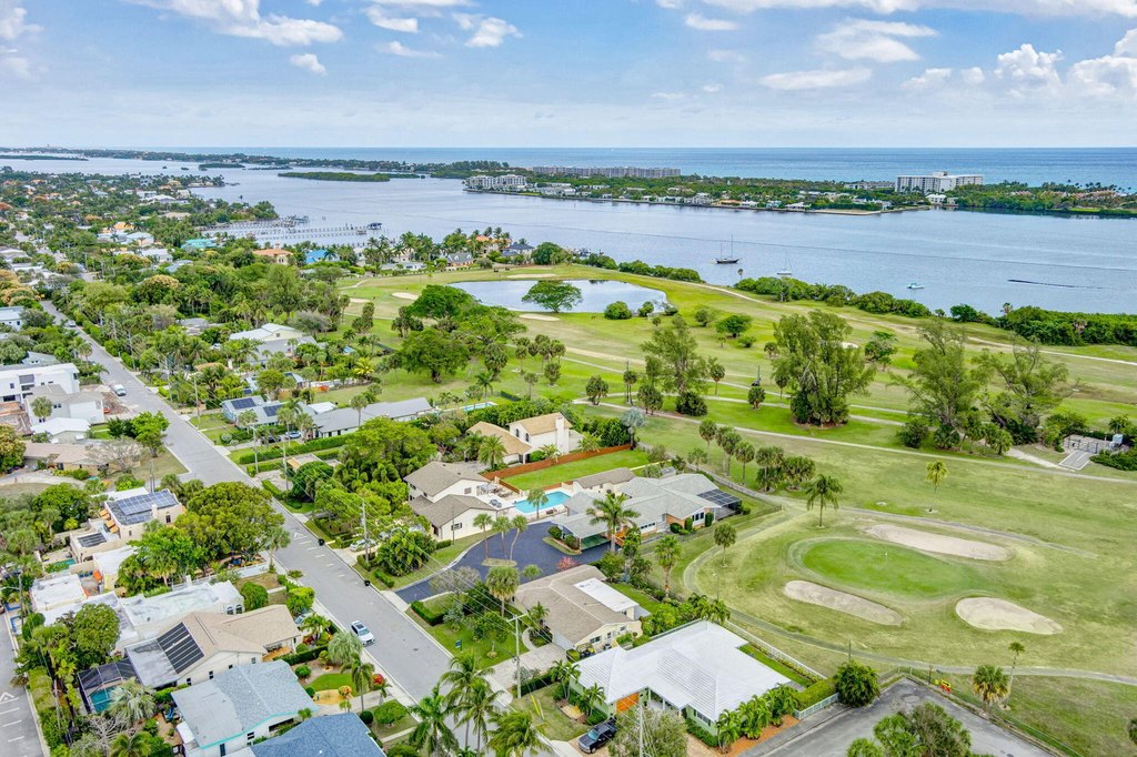 Lake Worth Beach, Florida, 33460, United States, 2 Bedrooms Bedrooms, ,2 BathroomsBathrooms,Residential,Forsale,2010661