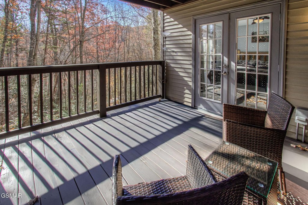 Gatlinburg, Tennessee, 37738, United States, 5 Bedrooms Bedrooms, ,2 BathroomsBathrooms,Residential,Forsale,1999457