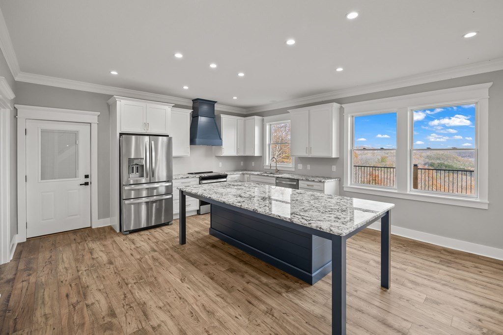 Byrdstown, Tennessee, 38549, United States, 5 Bedrooms Bedrooms, ,4.5 BathroomsBathrooms,Residential,Forsale,1996615