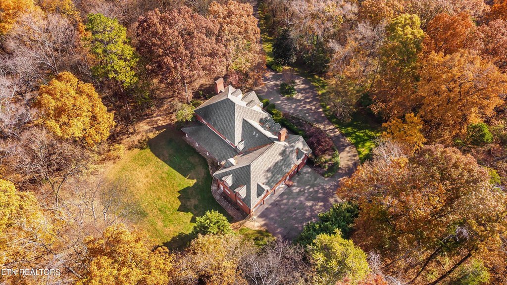 Maryville, Tennessee, 37803, United States, 5 Bedrooms Bedrooms, ,5.5 BathroomsBathrooms,Residential,Forsale,1999469