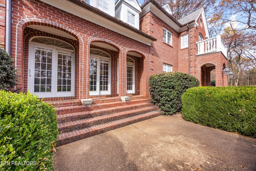 Maryville, Tennessee, 37803, United States, 5 Bedrooms Bedrooms, ,5.5 BathroomsBathrooms,Residential,Forsale,1999469