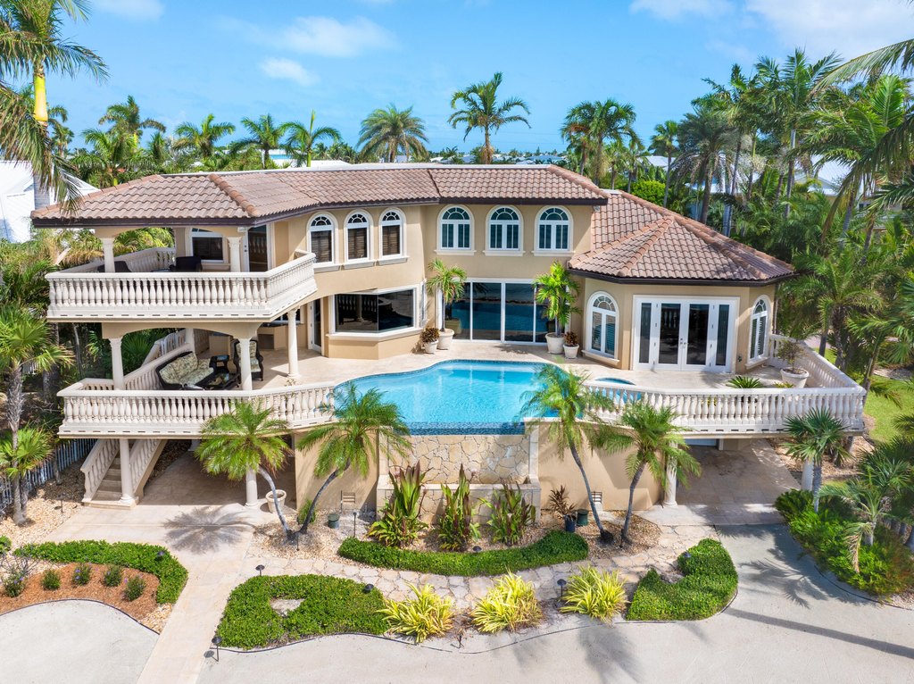 Key Colony, Florida, 33051, United States, 4 Bedrooms Bedrooms, ,5 BathroomsBathrooms,Residential,Forsale,2011629