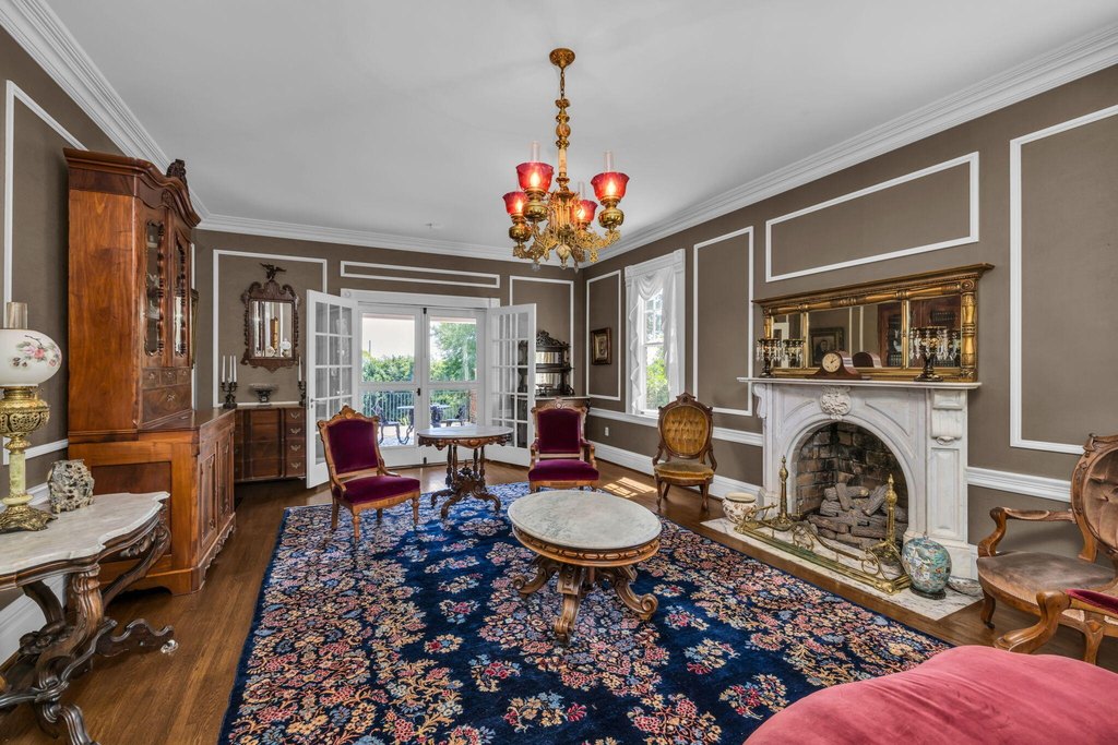 Chattanooga, Tennessee, 37404, United States, 5 Bedrooms Bedrooms, ,4 BathroomsBathrooms,Residential,Forsale,1963589